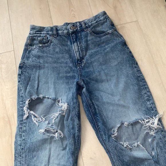 American Eagle Curvy Mom Jeans‎ Women’s Size 6 US Blue Denim High Waisted Ripped - Picture 10 of 10